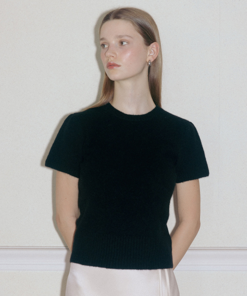 TTUDEMENT（トュードメント）の「ANGORA HALF SLEEVE PULLOVER BLACK（ニット/セーター・レディース・その他・FREE）」の2枚目の写真