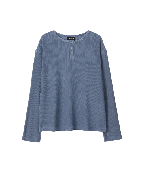 WOOALONG(ウアロン)の「Layered Loose Waffle Henley Neck Long Sleeve Tee - FADE NAVY(Tシャツ/カットソー・レディース・ネイビー・SMALL/MEDIUM/LARGE)」の2枚目の写真