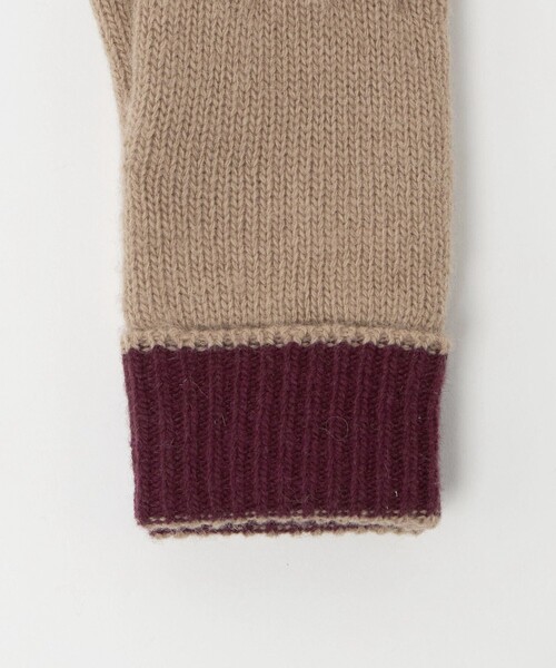 green label relaxing(グリーンレーベルリラクシング)の「バイカラー ニット グローブ -タッチパネル対応-(手袋・メンズ・ダークブラウン/ベージュ/ロイヤルブルー/ブラック・FREE)」の8枚目の写真