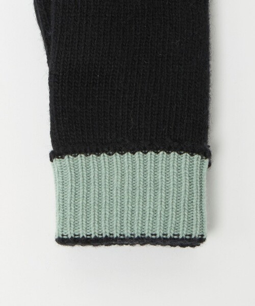 green label relaxing(グリーンレーベルリラクシング)の「バイカラー ニット グローブ -タッチパネル対応-(手袋・メンズ・ダークブラウン/ベージュ/ロイヤルブルー/ブラック・FREE)」の13枚目の写真