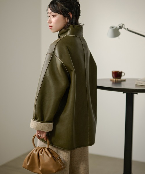LAULEN(ローレン)の「stand collar reversible boa middle coat /スタンドカラーリバーシブルボアミドルコート(その他アウター・レディース・カーキ/ブラック・FREE)」の3枚目の写真