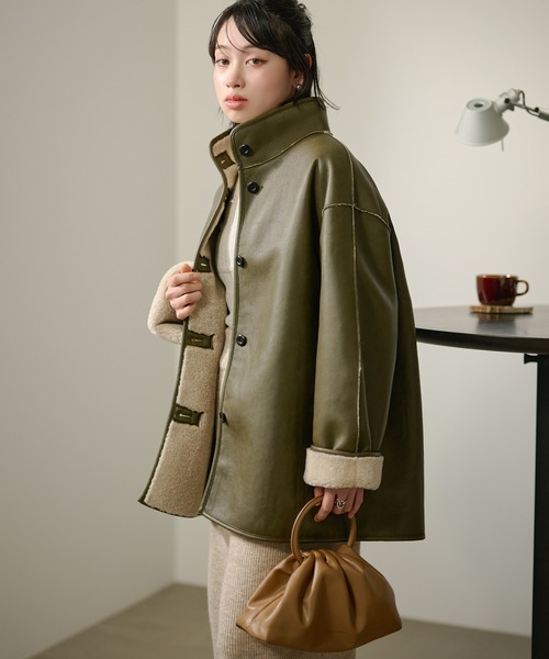 LAULEN(ローレン)の「stand collar reversible boa middle coat /スタンドカラーリバーシブルボアミドルコート(その他アウター・レディース・カーキ/ブラック・FREE)」の8枚目の写真