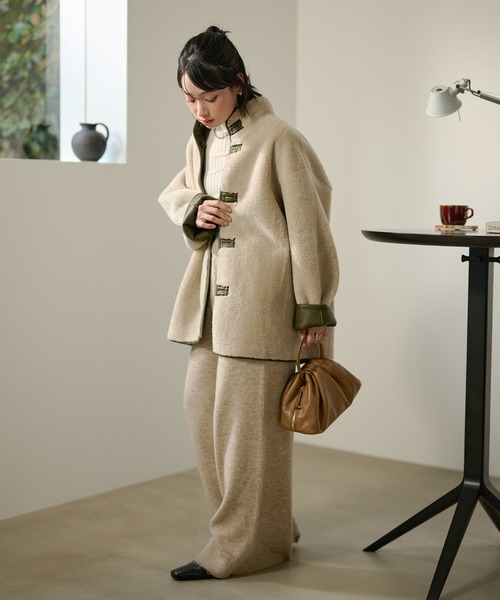 LAULEN(ローレン)の「stand collar reversible boa middle coat /スタンドカラーリバーシブルボアミドルコート(その他アウター・レディース・カーキ/ブラック・FREE)」の10枚目の写真