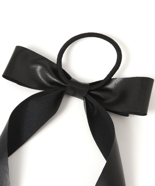 LAKOLE（ラコレ）の「レザー調ロングリボンヘアゴム / 607770（ヘアゴム・レディース・ブラック/ボルドー/ダークブラウン・FREE）」の6枚目の写真