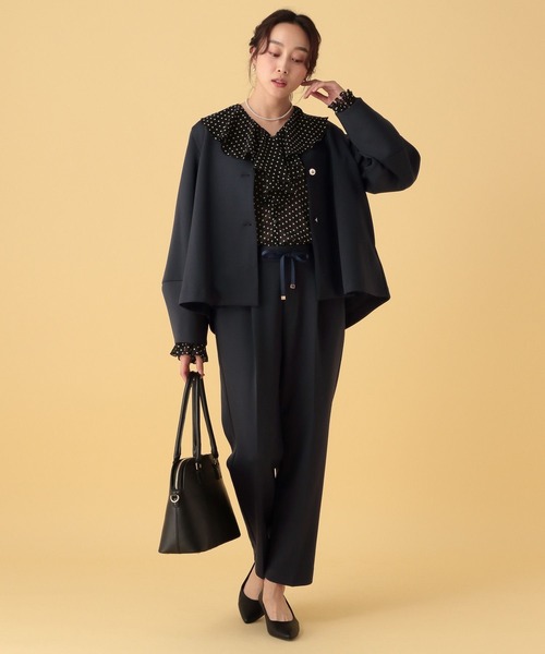 Elura（エルーラ）の「≪入卒/セレモニー/通勤≫ダンボールソデコンジャケット/602140（ノーカラージャケット・レディース・グレイッシュベージュ/ネイビー・FREE）」の8枚目の写真