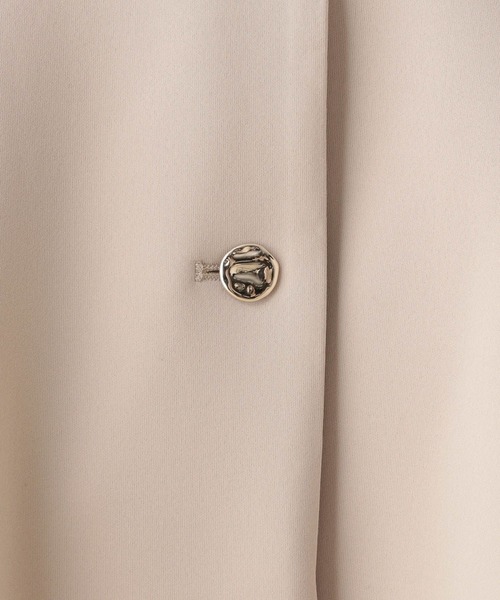 Elura（エルーラ）の「≪入卒/セレモニー/通勤≫ダンボールソデコンジャケット/602140（ノーカラージャケット・レディース・グレイッシュベージュ/ネイビー・FREE）」の18枚目の写真