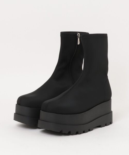 シュープラザ(シュープラザ)の「レディースカジュアルブーツ(ブーツ・レディース・ブラック×ブラック/ブラック・S/M/L/LL)」の1枚目の写真