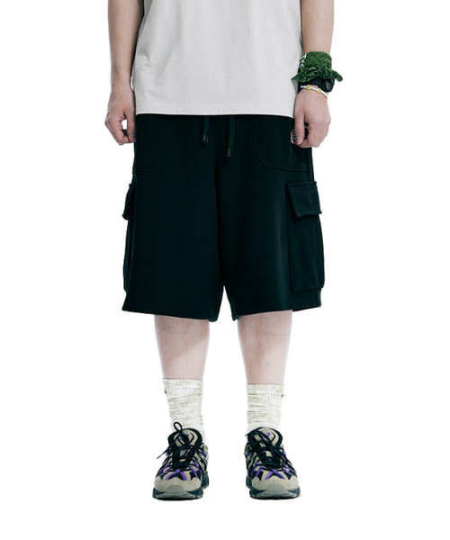 OURPOCKETS(アワーポケッツ)の「アワーポケットカーゴポケットスウェットハーフパンツ(Zブラック)(その他パンツ・レディース・ブラック・MEDIUM/X-LARGE)」の2枚目の写真