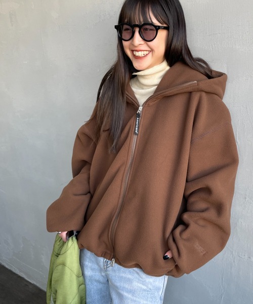 AMERICANA（アメリカーナ）の「【WEB限定】[Americana/アメリカーナ] ワンポイント刺繍ロゴ フリースフードジャケット（その他アウター・レディース・グレイッシュベージュ/ブラウン・ONE SIZE）」の7枚目の写真