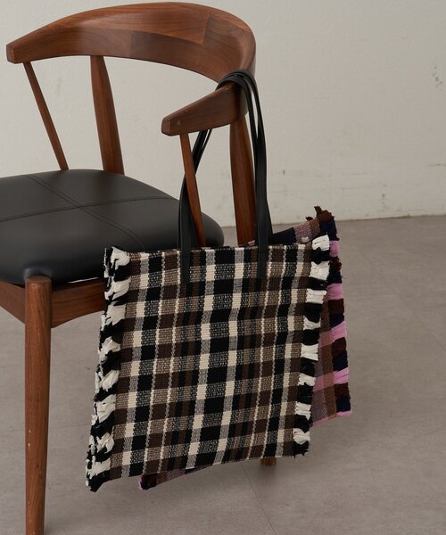 GALLARDAGALANTE（ガリャルダガランテ）の「【Jhuri Shate】ラグトート（トートバッグ・レディース・ブラック/ピンク/イエロー・FREE）」の4枚目の写真