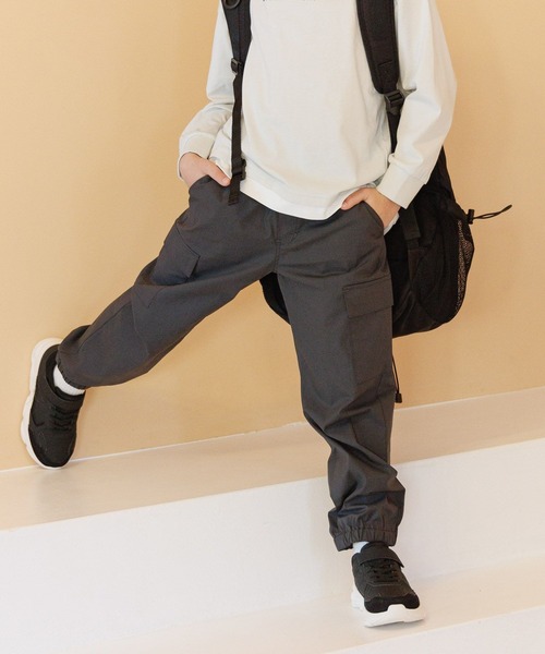 GLOBAL WORK（グローバルワーク）の「スゴラクストレッチカーゴパンツ/611237（カーゴパンツ・キッズ・ブラック系その他/チャコールグレー/ブルー/ブラック/カーキ・130cm/140cm/150cm/160cm）」の13枚目の写真