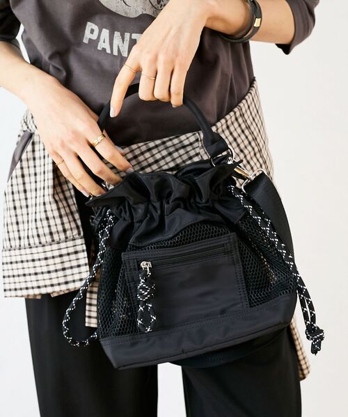 le.coeur blanc（ルクールブラン）の「メッシュフリルデザイン巾着バッグ（ショルダーバッグ・レディース・ベージュ/ブラック・FREE）」の15枚目の写真