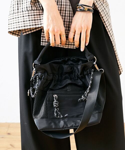 le.coeur blanc（ルクールブラン）の「メッシュフリルデザイン巾着バッグ（ショルダーバッグ・レディース・ベージュ/ブラック・FREE）」の10枚目の写真