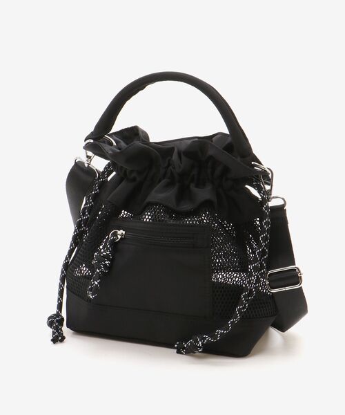 le.coeur blanc（ルクールブラン）の「メッシュフリルデザイン巾着バッグ（ショルダーバッグ・レディース・ベージュ/ブラック・FREE）」の5枚目の写真