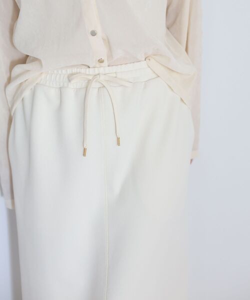 le.coeur blanc（ルクールブラン）の「カットジョーゼットナロースカート（スカート・レディース・オフホワイト/ライトグレー/ネイビー・38）」の5枚目の写真