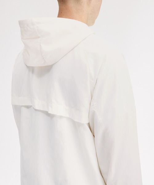FRED PERRY（フレッドペリー）の「Hooded Shell Jacket／フードシェルジャケット（ブルゾン・メンズ・ホワイト/グレー・S/M/L）」の3枚目の写真