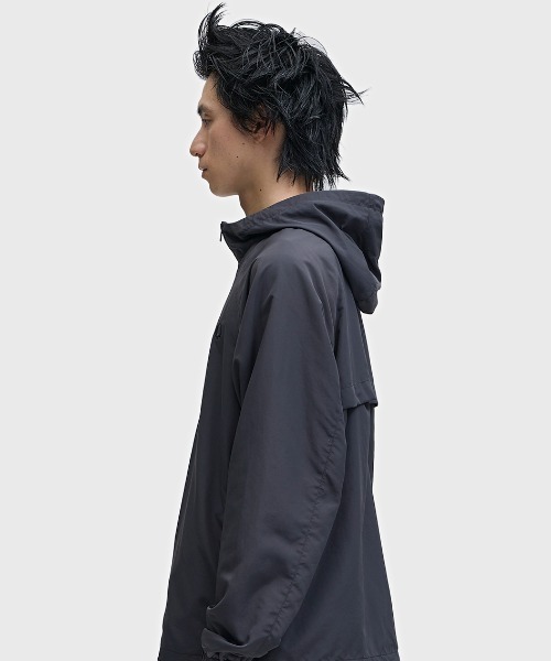 FRED PERRY（フレッドペリー）の「Hooded Shell Jacket／フードシェルジャケット（ブルゾン・メンズ・ホワイト/グレー・S/M/L）」の20枚目の写真