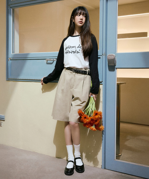 ROLAROLA(ロラロラ)の「PINTUCK BERMUDA PANTS BEIGE(その他パンツ・レディース・その他・S/M)」の2枚目の写真