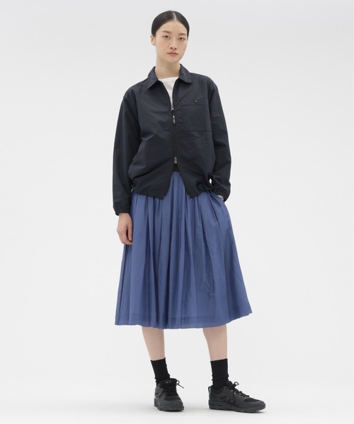 MARGARET HOWELL（マーガレットハウエル）の「SHEER COTTON SILK（スカート・レディース・ブルー/ローズ・3/2/1）」の2枚目の写真
