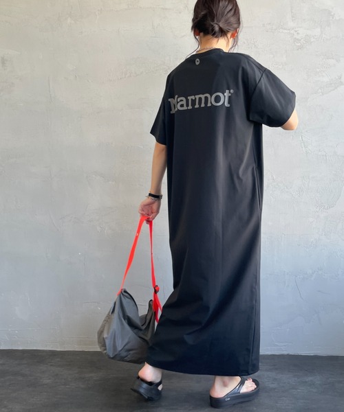 MARMOT（マーモット）の「[Marmot/マーモット] 別注 ブランドロゴ バックプリント ワンピース（ワンピース・レディース・ベージュ/ブルー/ブラック・F）」の2枚目の写真