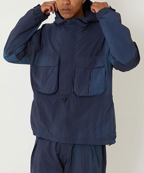 BLUE BLUE JAPAN（ブルーブルージャパン）の「ニショクゾメ リサイクルナイロン アノラック（ブルゾン・メンズ・モカ・S/M/L/XL）」の9枚目の写真