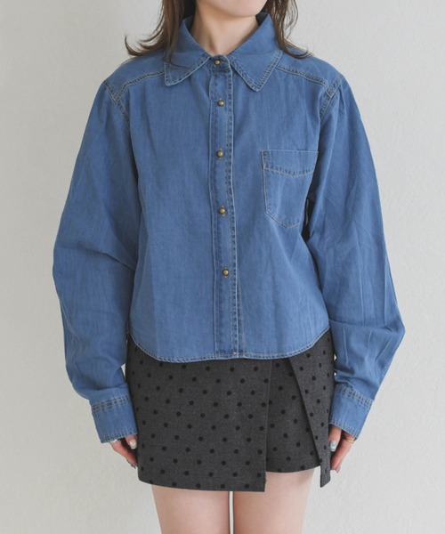 MISCH MASCH(ミッシュマッシュ)の「2026春夏新作 WEB限定 ベーシックデニムシャツ(シャツ/ブラウス・レディース・ネイビー/ブルー・フリ-)」の4枚目の写真