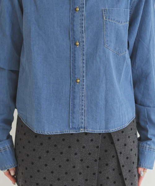 MISCH MASCH(ミッシュマッシュ)の「2026春夏新作 WEB限定 ベーシックデニムシャツ(シャツ/ブラウス・レディース・ネイビー/ブルー・フリ-)」の10枚目の写真