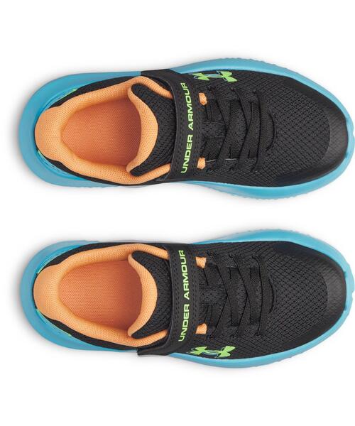 UNDER ARMOUR(アンダーアーマー)の「UAサージ4 AC(ランニング/キッズ)(スニーカー・キッズ・ブラック×ピンク・21.0cm/18.0cm/20.5cm/18.5cm/20.0cm/22.0cm/17.5cm/21.5cm/19.0cm/19.5cm/17.0cm)」の3枚目の写真