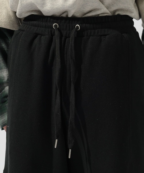 niko and...(ニコアンド)の「ワイドジップスウェットパンツ(スウェットパンツ・メンズ・グレー/ブラック・MEDIUM/LARGE)」の3枚目の写真