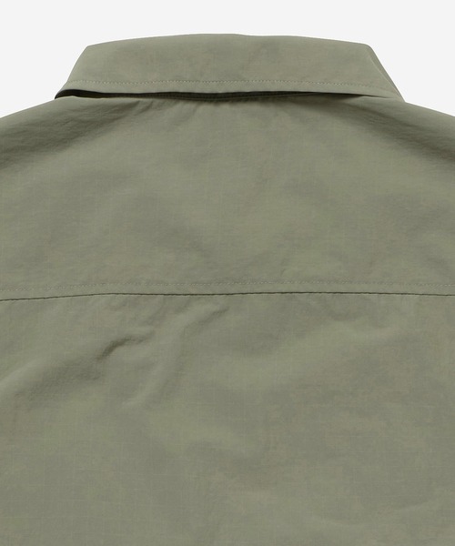 LACOSTE（ラコステ）の「ナイロンリップシャツジャケット（シャツ/ブラウス・メンズ・ブラック/モスグリーン/オフホワイト・40/39/38/41）」の7枚目の写真