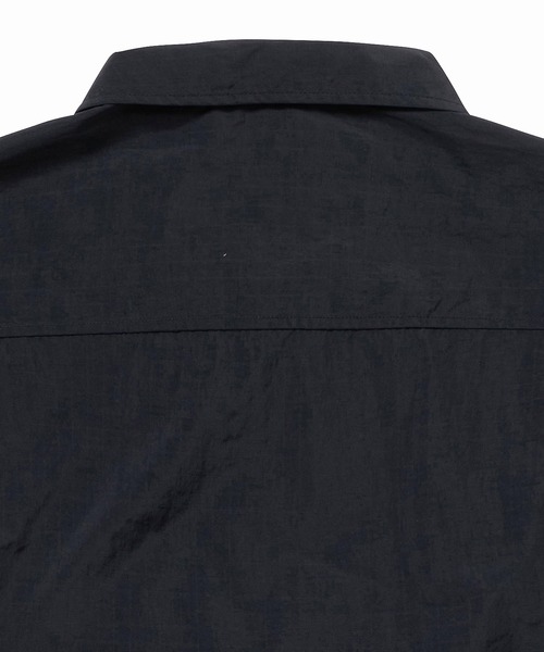 LACOSTE（ラコステ）の「ナイロンリップシャツジャケット（シャツ/ブラウス・メンズ・ブラック/モスグリーン/オフホワイト・40/39/38/41）」の4枚目の写真