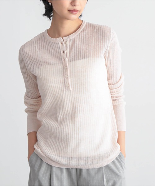 for/c(フォーシー)の「ヘンリーネックシアーニット【サスティナブル】(ニット/セーター・レディース・ブラック/オフホワイト/チャコールグレー/ピンク・L/LL/M)」の4枚目の写真