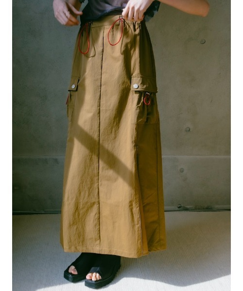 sahara（サハラ）の「Draw Cord Cargo Skirt（スカート・レディース・グレー/ブラック/黄土色系・FREE）」の5枚目の写真