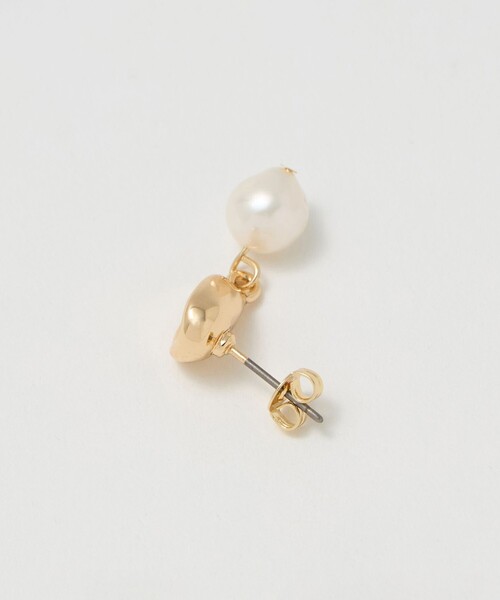 green label relaxing（グリーンレーベルリラクシング）の「淡水パール＆プレート ピアス（ピアス（両耳用）・レディース・ゴールド/シルバー・FREE）」の5枚目の写真