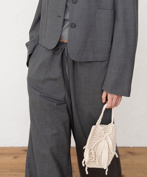 leinwande(ラインヴァンド)の「Wide Straight Trousers / ワイドストレートトラウザー(スラックス・レディース・イエロー/グレー/ネイビー系・SMALL/MEDIUM)」の4枚目の写真