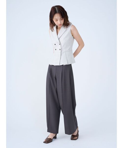 LAGUNAMOON(ラグナムーン)の「バイカラーベルトライトパンツ 【夏服】 【オフィスカジュアル】(その他パンツ・レディース・チャコールグレー/アイボリー・SMALL/MEDIUM)」の9枚目の写真