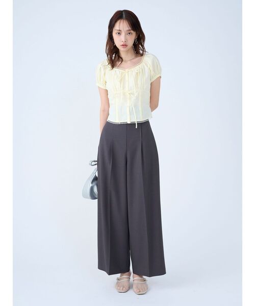 LAGUNAMOON(ラグナムーン)の「バイカラーベルトライトパンツ 【夏服】 【オフィスカジュアル】(その他パンツ・レディース・チャコールグレー/アイボリー・SMALL/MEDIUM)」の11枚目の写真