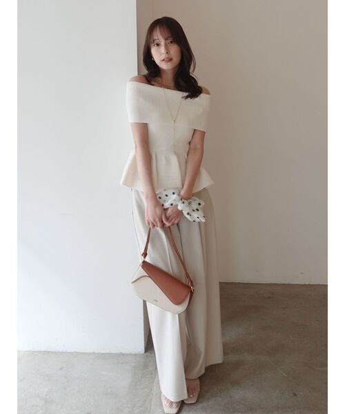LAGUNAMOON(ラグナムーン)の「バイカラーベルトライトパンツ 【夏服】 【オフィスカジュアル】(その他パンツ・レディース・チャコールグレー/アイボリー・SMALL/MEDIUM)」の11枚目の写真
