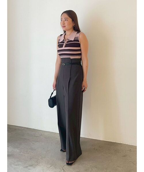 LAGUNAMOON(ラグナムーン)の「バイカラーベルトライトパンツ(その他パンツ・レディース・チャコールグレー/アイボリー・SMALL/MEDIUM)」の7枚目の写真