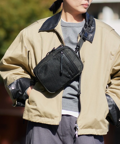 EDITA.(エディータ)の「洗濯機で洗える Washable Compact Crossbody 防水 / ユニセックス(ショルダーバッグ・メンズ・スミクロ・FREE)」の1枚目の写真