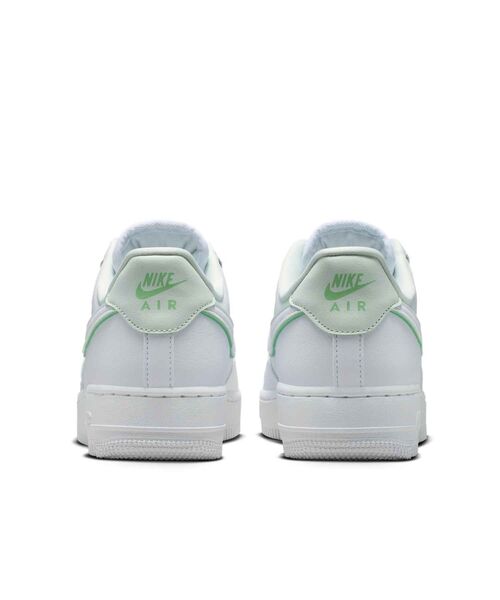 NIKE(ナイキ)の「ナイキ エア フォース 1 '07 エッセンシャル ウィメンズシューズ / Nike Air Force 1 '07 Essential Women's Shoes IO4226-103 White(スニーカー・レディース・ホワイト・25/24.5/24/23.5/23/26/25.5/22.5/22)」の6枚目の写真