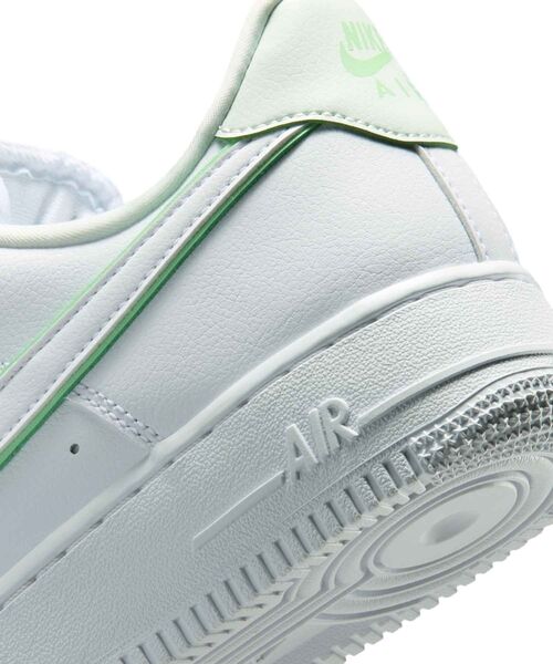NIKE(ナイキ)の「ナイキ エア フォース 1 '07 エッセンシャル ウィメンズシューズ / Nike Air Force 1 '07 Essential Women's Shoes IO4226-103 White(スニーカー・レディース・ホワイト・25/24.5/24/23.5/23/26/25.5/22.5/22)」の8枚目の写真