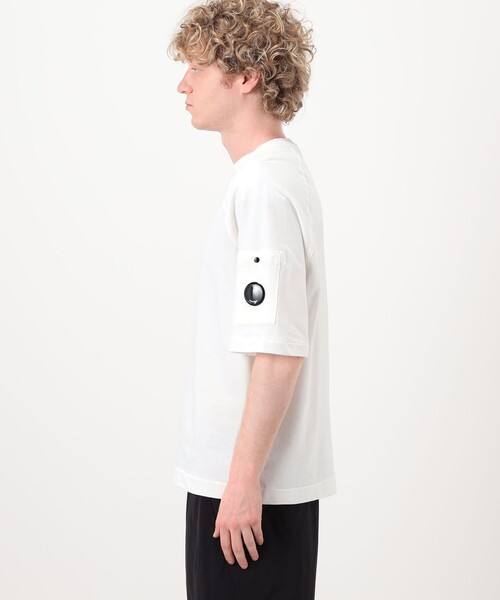 C.P. COMPANY（シーピーカンパニー）の「C.P. Company LIGHT FLEECE SS Tシャツ（Tシャツ/カットソー・メンズ・ホワイト/ブラック・M/S/XS）」の5枚目の写真