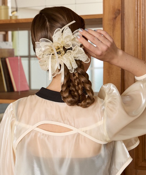 BONLECILL noir(ボンルシールノワール)の「【BONLECILL noir】シアードットリボンヘアクリップ(バレッタ/ヘアクリップ・レディース・アイボリー/グレー・FREE)」の5枚目の写真