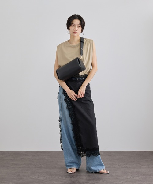 SALON adam et rope'(サロン アダム エ ロペ)の「【WEB限定】スプリットレザーワイドベルトショルダーバッグ(ショルダーバッグ・レディース・グレー系その他/ブラック・FREE)」の9枚目の写真
