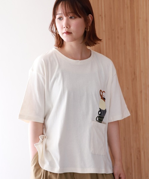 Emago(イマゴ)の「EMAGO マグカップ刺繍T(Tシャツ/カットソー・レディース・ブルー/アイボリー/ブラック・FREE)」の1枚目の写真