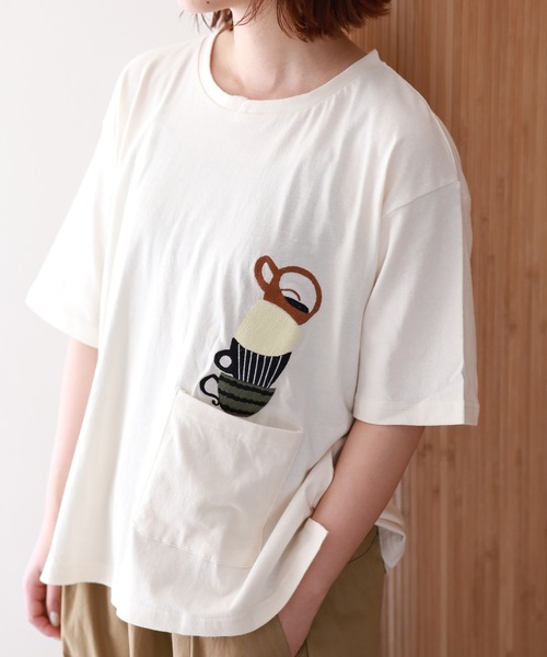 Emago(イマゴ)の「EMAGO マグカップ刺繍T(Tシャツ/カットソー・レディース・ブルー/アイボリー/ブラック・FREE)」の8枚目の写真
