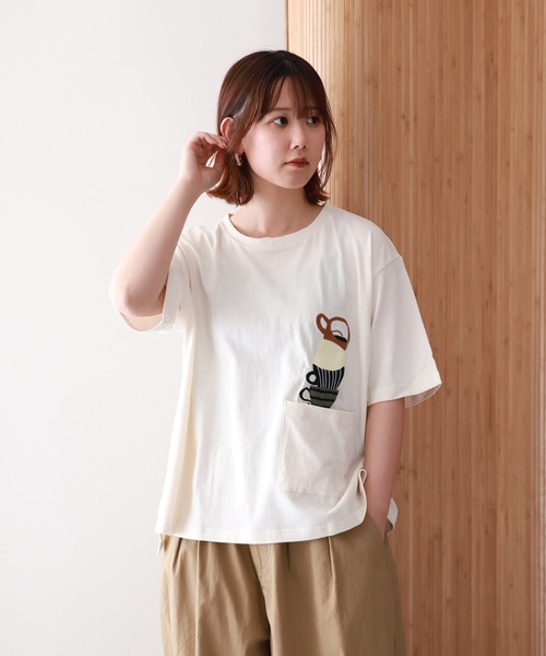 Emago(イマゴ)の「EMAGO マグカップ刺繍T(Tシャツ/カットソー・レディース・ブルー/アイボリー/ブラック・FREE)」の7枚目の写真