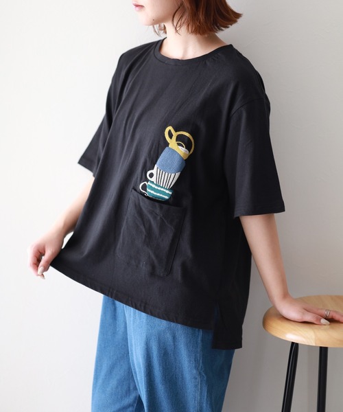 Emago(イマゴ)の「EMAGO マグカップ刺繍T(Tシャツ/カットソー・レディース・ブルー/アイボリー/ブラック・FREE)」の13枚目の写真