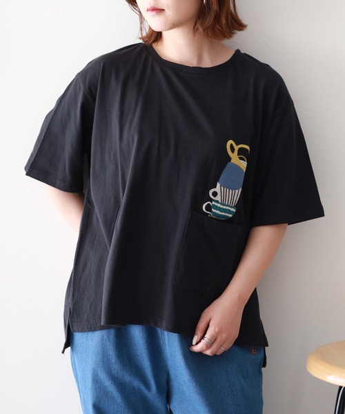 Emago(イマゴ)の「EMAGO マグカップ刺繍T(Tシャツ/カットソー・レディース・ブルー/アイボリー/ブラック・FREE)」の14枚目の写真